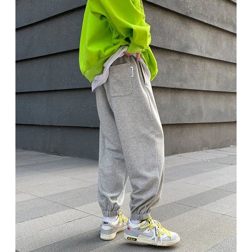 Slit Hem Knitted Tapered Loose Fit Sweatpant